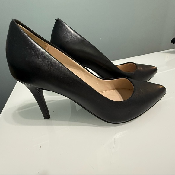 Cole Haan Shoes - Cole‎ Haan Black Leather Pumps – Size 6B